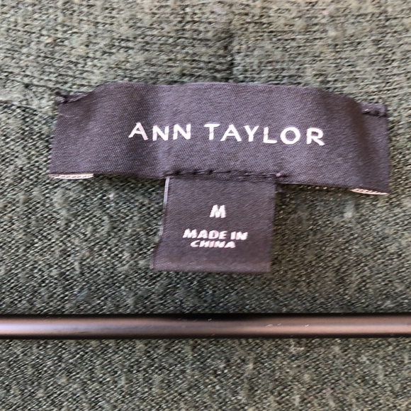 SOLD 🙌🏼 Ann Taylor Duster Cardigan Sweater Sz M - Picture 3 of 8